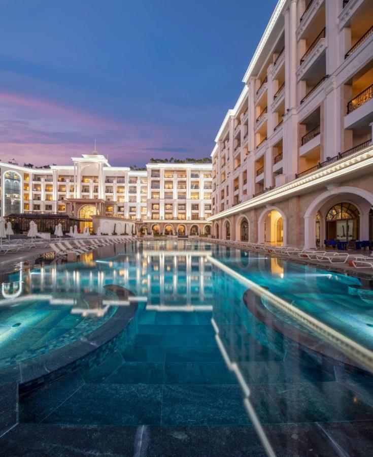 Merit Royal Diamond Hotel & Spa Karavas  外观 照片