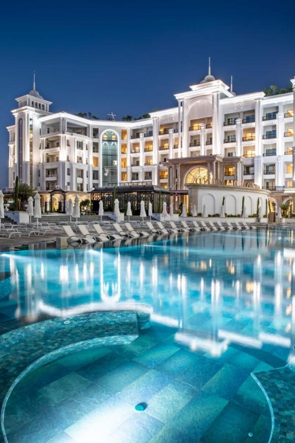 Merit Royal Diamond Hotel & Spa Karavas  外观 照片