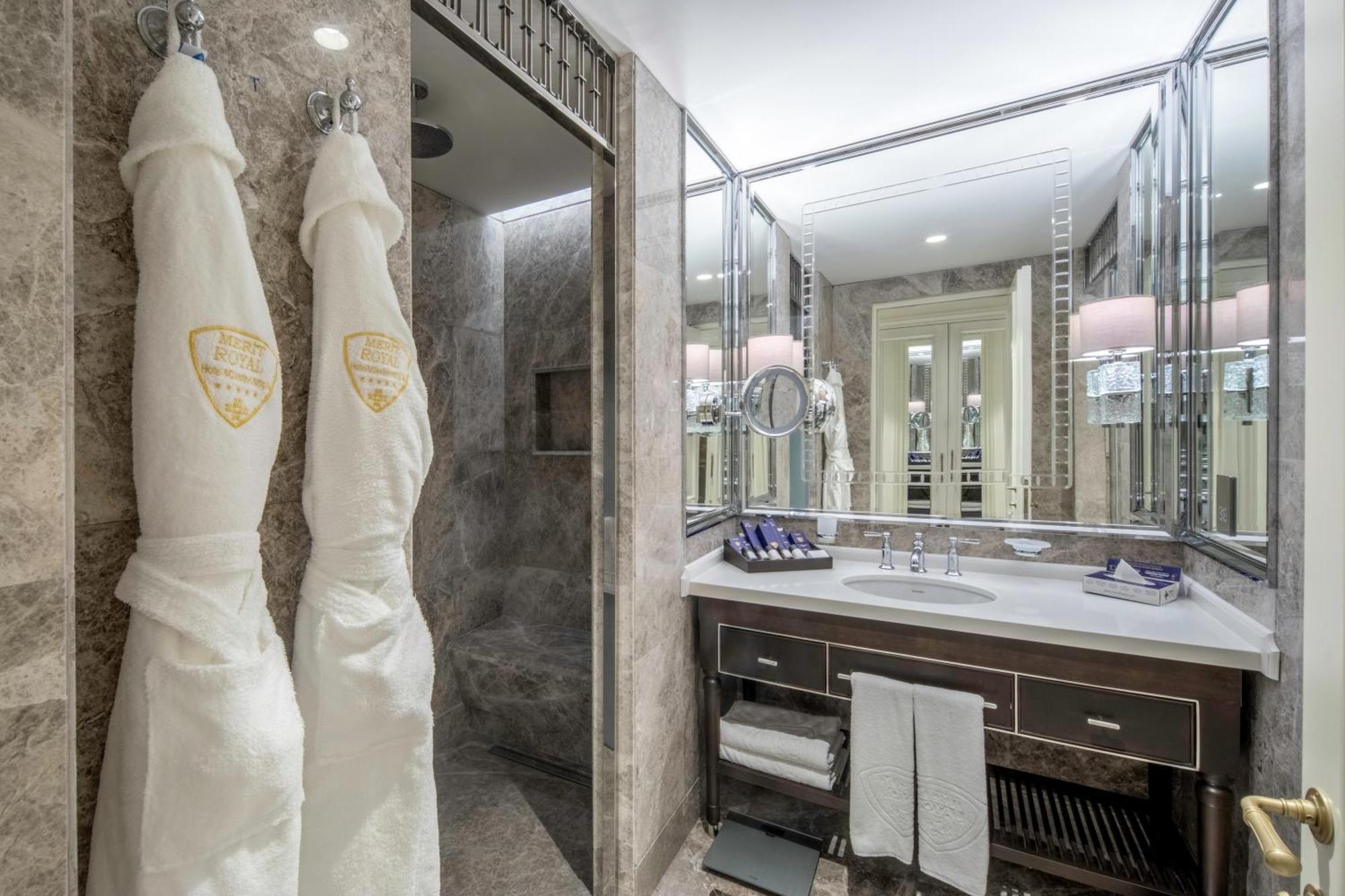 Merit Royal Diamond Hotel & Spa Karavas  外观 照片